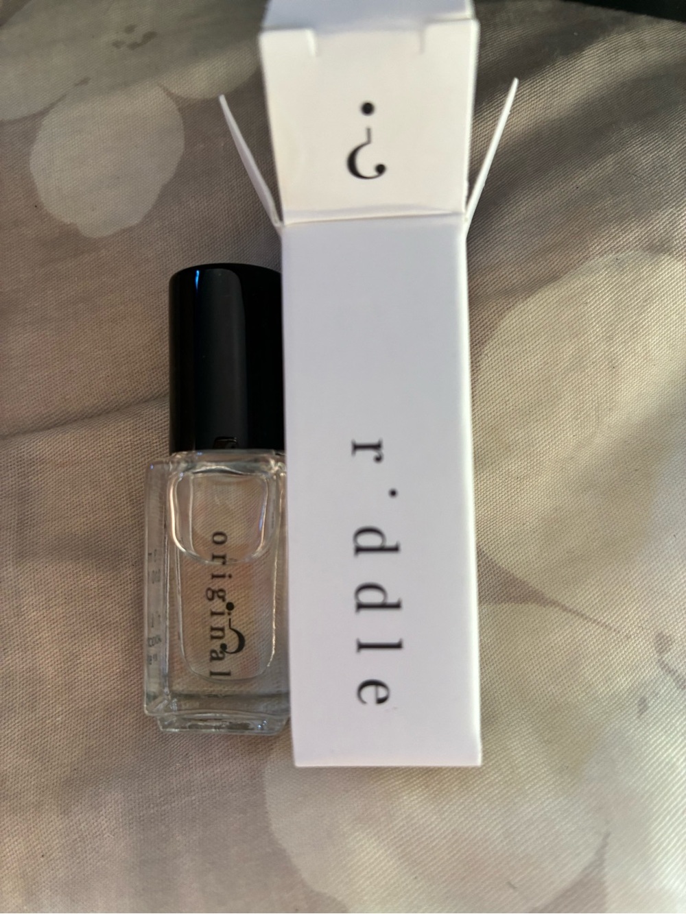 Riddle roll on Fragrance Oil 3ml in original exp 06/2027